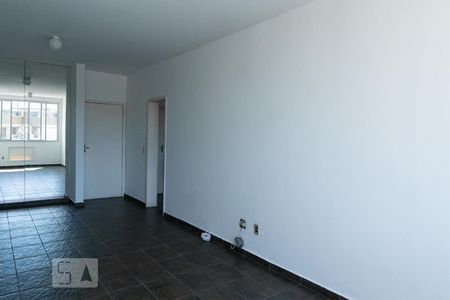 Sala de Apartamento com 2 quartos, 93m² Ingá