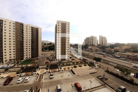 Vista de apartamento à venda com 2 quartos, 56m² em Del Castilho, Rio de Janeiro