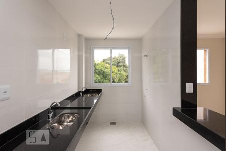 Apartamento à venda com 42m², 2 quartos e 1 vaga Apartamento à venda com 42m², 2 quartos e 1 vagaCozinha e Área de Serviço