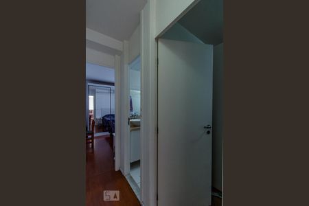 Hall dormitórios de apartamento para alugar com 2 quartos, 55m² em Alto do Pari, São Paulo