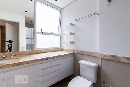 Apartamento para alugar com 129m², 2 quartos e 2 vagas Apartamento para alugar com 129m², 2 quartos e 2 vagasBanheiro Suite 2