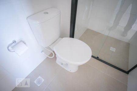 Apartamento para alugar com 45m², 2 quartos e 1 vaga Apartamento para alugar com 45m², 2 quartos e 1 vagaDetalhe do banheiro