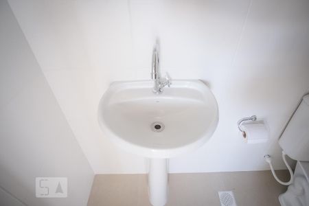 Apartamento para alugar com 45m², 2 quartos e 1 vaga Apartamento para alugar com 45m², 2 quartos e 1 vagaDetalhe do banheiro
