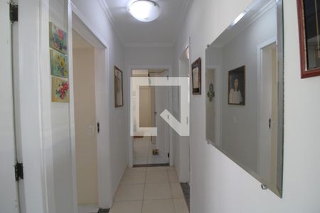 Corredor de casa à venda com 3 quartos, 300m² em Interlagos, São Paulo