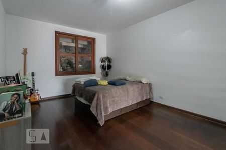 Casa à venda com 120m², 2 quartos e 1 vagaSótão