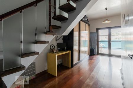 Casa à venda com 120m², 2 quartos e 1 vagaSótão