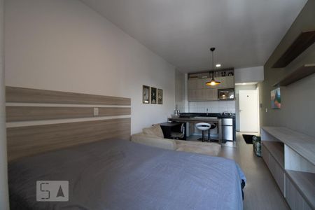 Quarto de kitnet/studio à venda com 1 quarto, 35m² em Centro, Curitiba