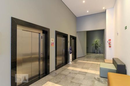 Studio à venda com 35m², 1 quarto e sem vaga Studio à venda com 35m², 1 quarto e sem vagaCondomínio