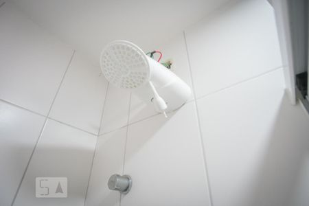 Chuveiro de kitnet/studio à venda com 1 quarto, 35m² em Centro, Curitiba
