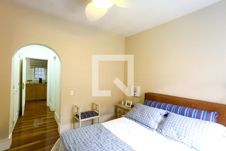 Casa à venda com 600m², 4 quartos e 5 vagassuíte 3