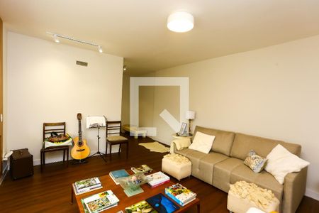 Casa à venda com 600m², 4 quartos e 5 vagassuíte 1