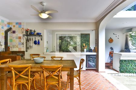 Casa à venda com 600m², 4 quartos e 5 vagasÁrea gourmet