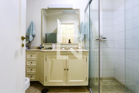 Casa à venda com 600m², 4 quartos e 5 vagasBanheiro da Suíte 3