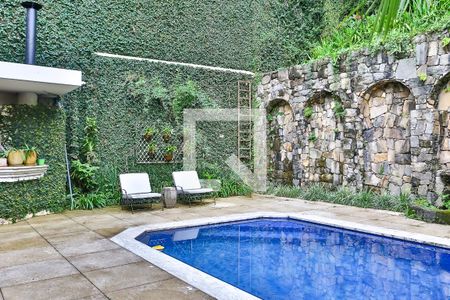 Casa à venda com 600m², 4 quartos e 5 vagasPiscina