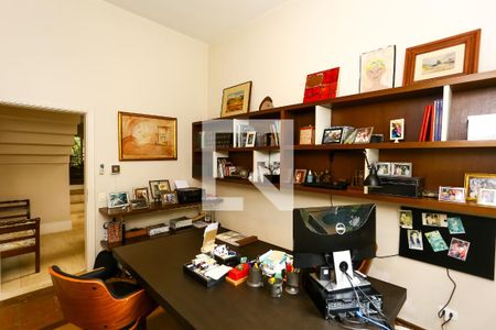 Casa à venda com 600m², 4 quartos e 5 vagasEscritório