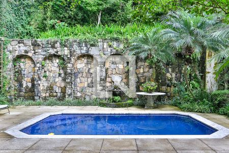 Casa à venda com 600m², 4 quartos e 5 vagasPiscina