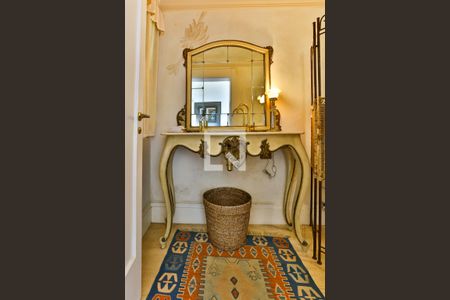 Casa à venda com 600m², 4 quartos e 5 vagasLavabo