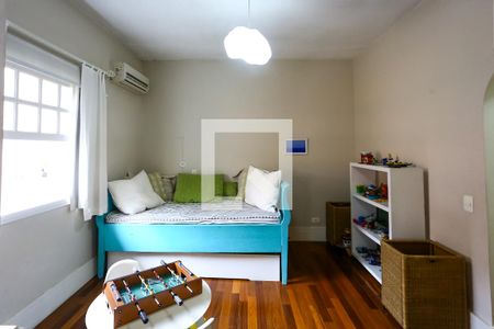 Casa à venda com 600m², 4 quartos e 5 vagassuíte 2