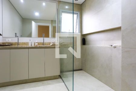 Casa à venda com 600m², 4 quartos e 5 vagasBanheiro da Suíte 1