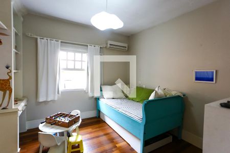 Casa à venda com 600m², 4 quartos e 5 vagassuíte 2