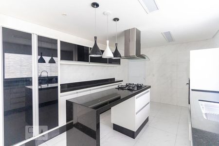 Casa para alugar com 300m², 3 quartos e 2 vagasCozinha