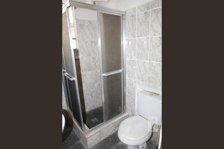 Banheiro de apartamento para alugar com 1 quarto, 30m² em Todos Os Santos, Rio de Janeiro