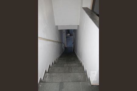 Escada de acesso de apartamento para alugar com 1 quarto, 30m² em Todos Os Santos, Rio de Janeiro