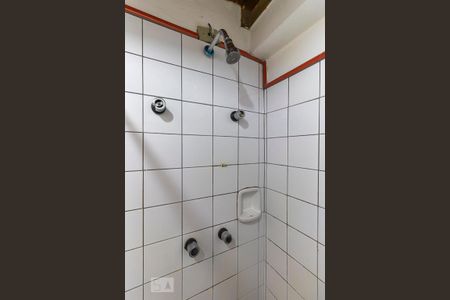 Banheiro de kitnet/studio para alugar com 1 quarto, 30m² em Cidade Universitária, Campinas