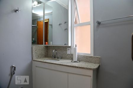 Apartamento à venda com 68m², 2 quartos e 2 vagasBanheiro da Suíte 2