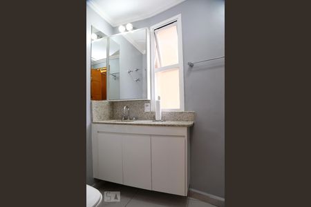 Apartamento à venda com 68m², 2 quartos e 2 vagasBanheiro da Suíte 2