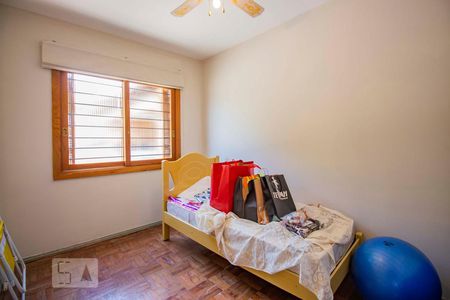 Quarto 1 de casa à venda com 5 quartos, 250m² em Passo da Areia, Porto Alegre