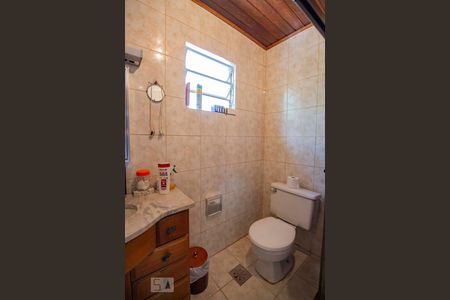 Casa à venda com 250m², 5 quartos e 6 vagasBanheiro da Suíte 2