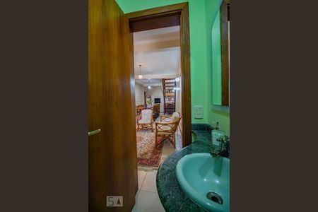 Casa à venda com 250m², 5 quartos e 6 vagasLavabo 