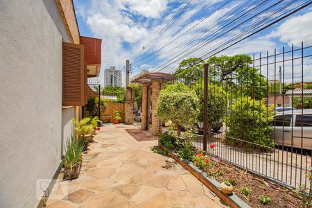 Casa à venda com 250m², 5 quartos e 6 vagasFachada da casa