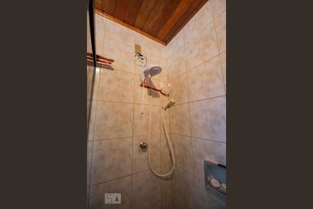 Casa à venda com 250m², 5 quartos e 6 vagasBanheiro da Suíte 2