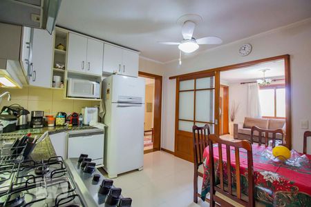 Casa à venda com 250m², 5 quartos e 6 vagasCozinha 