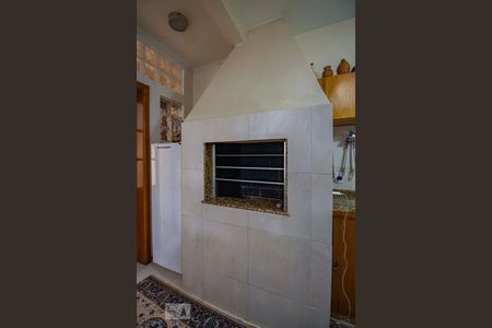 Casa à venda com 250m², 5 quartos e 6 vagasChurrasqueira do salão de festa 