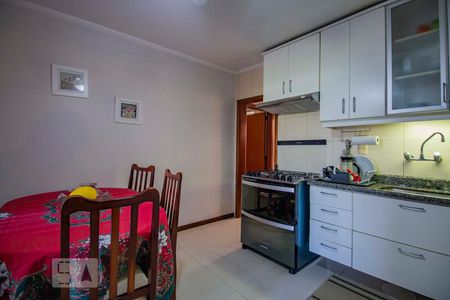 Casa à venda com 250m², 5 quartos e 6 vagasCozinha 