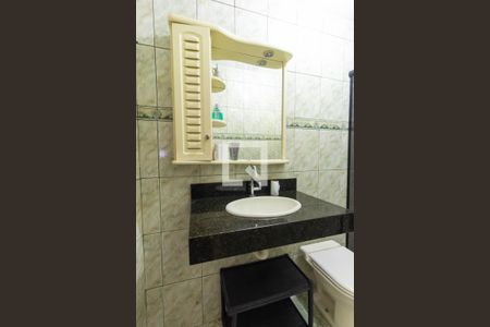 Casa à venda com 220m², 3 quartos e 3 vagas Casa à venda com 220m², 3 quartos e 3 vagasBanheiro da Suíte 1