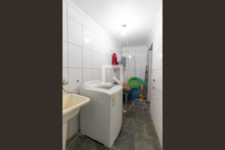 Casa à venda com 220m², 3 quartos e 3 vagas Casa à venda com 220m², 3 quartos e 3 vagasÁrea de serviço