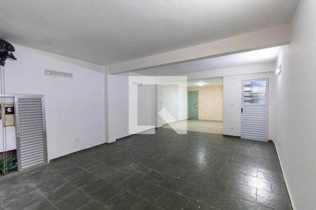 Casa à venda com 220m², 3 quartos e 3 vagas Casa à venda com 220m², 3 quartos e 3 vagasGaragem