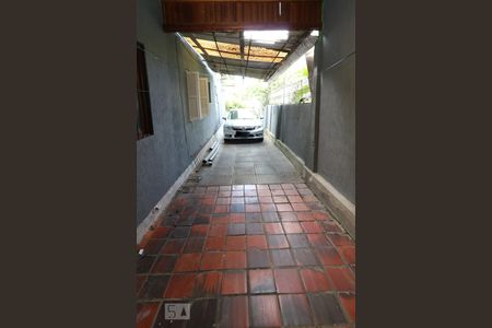 Casa à venda com 180m², 4 quartos e 4 vagas Casa à venda com 180m², 4 quartos e 4 vagasGaragem