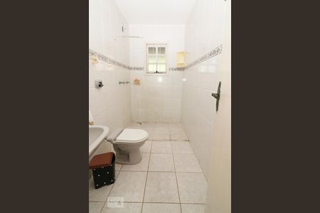 Casa à venda com 180m², 4 quartos e 4 vagas Casa à venda com 180m², 4 quartos e 4 vagasBanheiro Social