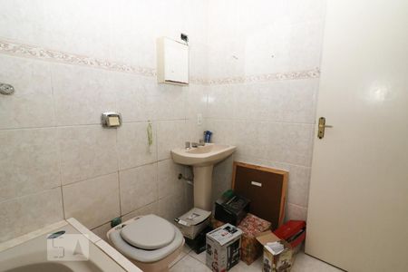 Casa à venda com 180m², 4 quartos e 4 vagas Casa à venda com 180m², 4 quartos e 4 vagasBanheiro da Suíte