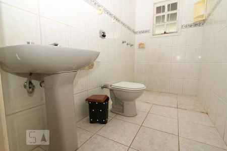 Casa à venda com 180m², 4 quartos e 4 vagas Casa à venda com 180m², 4 quartos e 4 vagasBanheiro Social