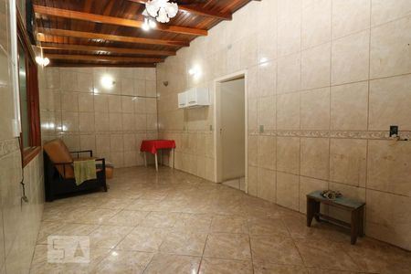 Casa à venda com 180m², 4 quartos e 4 vagas Casa à venda com 180m², 4 quartos e 4 vagasCozinha