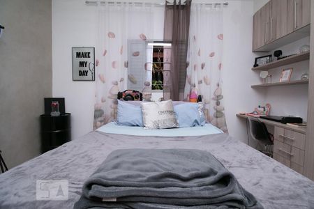 Casa à venda com 120m², 4 quartos e 2 vagas Casa à venda com 120m², 4 quartos e 2 vagasQuarto 1