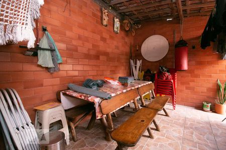 Casa à venda com 120m², 4 quartos e 2 vagas Casa à venda com 120m², 4 quartos e 2 vagasEspaço Gourmet