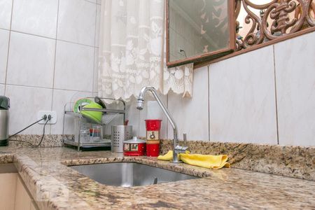 Casa à venda com 120m², 4 quartos e 2 vagas Casa à venda com 120m², 4 quartos e 2 vagasCozinha