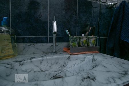 Casa à venda com 120m², 4 quartos e 2 vagas Casa à venda com 120m², 4 quartos e 2 vagasBanheiro Suíte